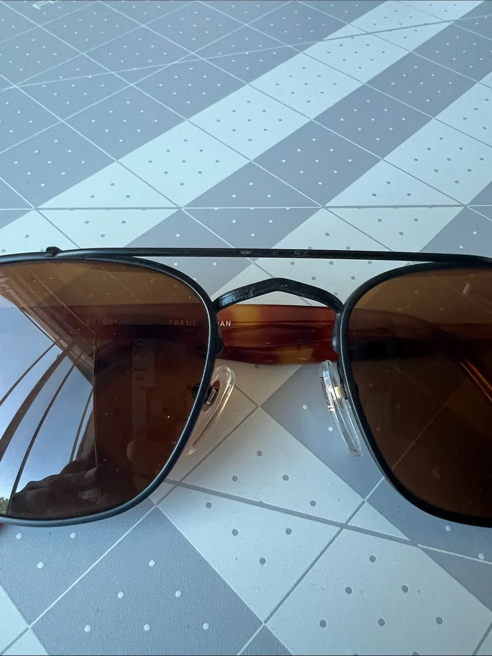 Rēvo 1109 001 Men's Polarized Brown Lens Sunglasses - Black Wire Frame